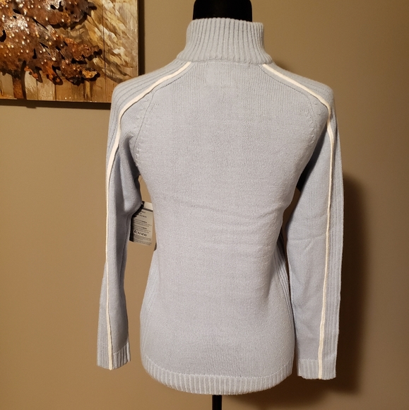 NWOT - Canadiens sweater - Picture 3 of 10